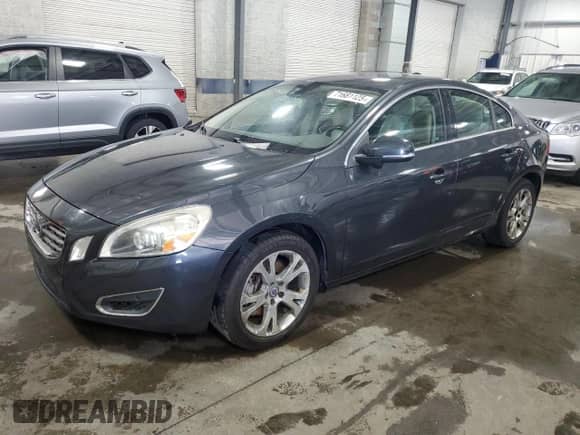 2013 Volvo S60 T6 R-Design Platinum с VIN YV1902FH1D1229913, выставлен на аукционе Copart как лот 71681125 с пробегом 129 365 миль миль и Чистый • Clean title. История ставок и продаж доступна на DreamBid. Изображение 1.