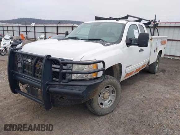 2011 Chevrolet Silverado 2500HD LT с VIN 1GC2KXCG7BZ370008, выставлен на аукционе IAAI как лот 41236319 с пробегом 299 790 миль миль и . История ставок и продаж доступна на DreamBid. Изображение 17.