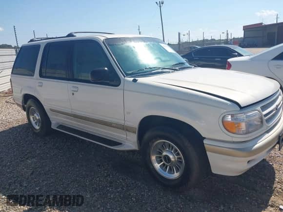 1998 Ford Explorer XLT с VIN 1FMZU35P7WZA90878, выставлен на аукционе IAAI как лот 43259773 с пробегом 102 325 миль миль и . История ставок и продаж доступна на DreamBid. Изображение 1.