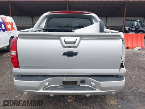 2011 Chevrolet Avalanche LT с VIN 3GNTKFE39BG212642, выставлен на аукционе IAAI как лот 41951335 с пробегом 221 950 миль миль и . История ставок и продаж доступна на DreamBid. Изображение 17.
