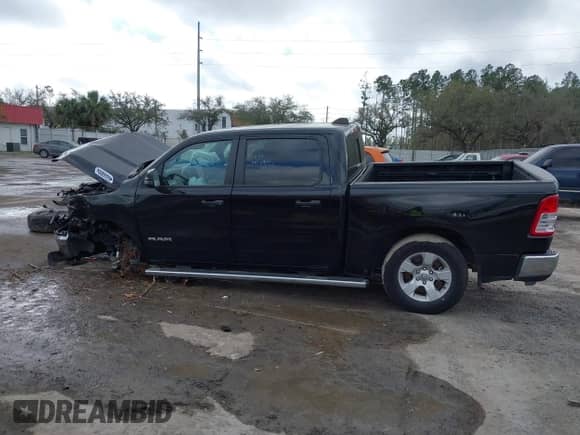 2023 Ram 1500 Big Horn z VIN 1C6RREFT4PN585312, wystawiony jako IAAI lot #41560063 z przebiegiem 45 796 mil mil oraz . Historia ofert i sprzedaży dostępna na DreamBid. Obrazek 15.