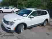 2020 Volkswagen Tiguan S с VIN 3VV1B7AX4LM035615, выставлен на аукционе IAAI как лот 42671962 с пробегом 136 890 миль миль и . История ставок и продаж доступна на DreamBid. Изображение 2.