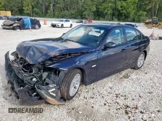 2007 BMW 3 Series 328i z VIN WBAVA37577NE26464, wystawiony jako Copart lot #81517315 z przebiegiem Nie podano mil oraz Czysty tytuł • Clean title. Historia ofert i sprzedaży dostępna na DreamBid. Obrazek 1.