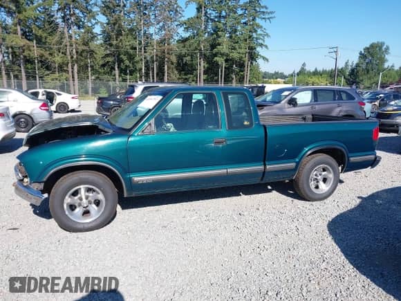 1998 Chevrolet S-10 LS с VIN 1GCCS19X0W8155512, выставлен на аукционе IAAI как лот 42454757 с пробегом 128 848 миль миль и . История ставок и продаж доступна на DreamBid. Изображение 15.