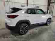 2024 Chevrolet TrailBlazer LT z VIN KL79MPS24RB177930, wystawiony jako Copart lot #62751385 z przebiegiem 16 332 mil mil oraz Czysty tytuł • Clean title. Historia ofert i sprzedaży dostępna na DreamBid. Obrazek 3.