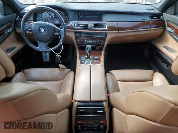 2012 BMW 7 Series 750i xDrive с VIN WBAKC6C53CC395673, выставлен на аукционе Copart как лот 67466945 с пробегом 125 732 миль миль и Списание • Salvage title. История ставок и продаж доступна на DreamBid. Изображение 8.