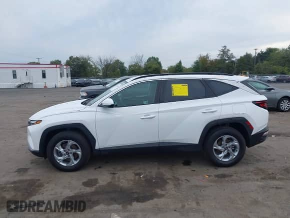 2024 Hyundai Tucson SEL z VIN 5NMJBCDE8RH400438, wystawiony jako IAAI lot #43324604 z przebiegiem 18 059 mil mil oraz . Historia ofert i sprzedaży dostępna na DreamBid. Obrazek 14.