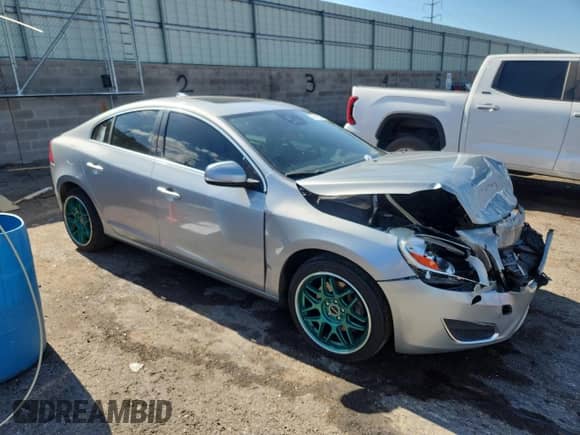 2013 Volvo S60 T5 с VIN YV1612FH8D2175259, выставлен на аукционе Copart как лот 69475315 с пробегом 115 089 миль миль и Списание • Salvage title. История ставок и продаж доступна на DreamBid. Изображение 4.