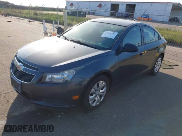 2013 Chevrolet Cruze LS с VIN 1G1PA5SH9D7191225, выставлен на аукционе IAAI как лот 43358726 с пробегом 231 509 миль миль и . История ставок и продаж доступна на DreamBid. Изображение 2.