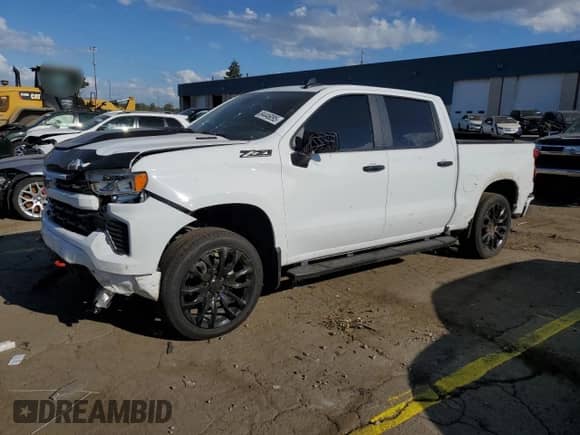 2024 Chevrolet Silverado 1500 RST with VIN 1GCUDEE80RZ185208, listed as a Copart auction lot 84446095 with 33,925 mi miles and Non repairable. Bid and sale history available at DreamBid. Image 1.