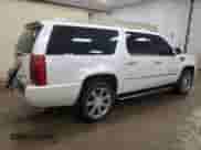 2007 Cadillac Escalade ESV z VIN 1GYFK66877R419158, wystawiony jako Copart lot #57722715 z przebiegiem Nie podano mil oraz Czysty tytuł • Clean title. Historia ofert i sprzedaży dostępna na DreamBid. Obrazek 3.