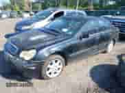 2002 Mercedes-Benz C 230/260/280/320 z VIN WDBRF64J62F240972, wystawiony jako IAAI lot #43164530 z przebiegiem Nie podano mil oraz . Historia ofert i sprzedaży dostępna na DreamBid. Obrazek 2.