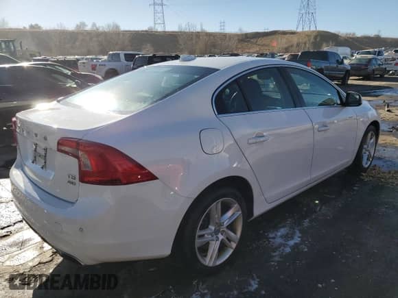 2015 Volvo S60 T5 Premier с VIN YV1612TK9F1347954, выставлен на аукционе Copart как лот 43067315 с пробегом 73 474 миль миль и Списание • Salvage title. История ставок и продаж доступна на DreamBid. Изображение 3.