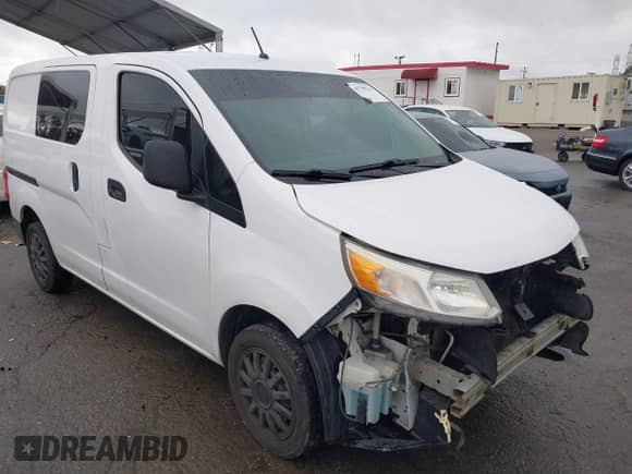 2015 Chevrolet City Express Cargo LS z VIN 3N63M0YN4FK736388, wystawiony jako IAAI lot #41789245 z przebiegiem 176 641 mil mil oraz . Historia ofert i sprzedaży dostępna na DreamBid. Obrazek 1.