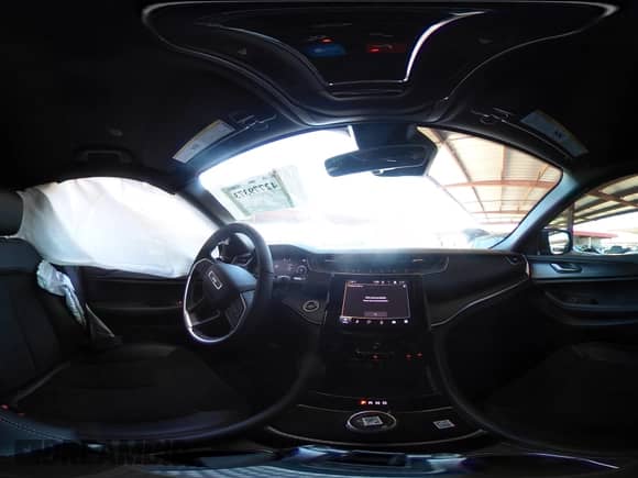 2025 Jeep Grand Cherokee Altitude z VIN 1C4RJHAG7SC300151, wystawiony jako IAAI lot #42779373 z przebiegiem 1 843 mil mil oraz . Historia ofert i sprzedaży dostępna na DreamBid. Obrazek 18.