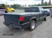 1998 Chevrolet S-10 LS with VIN 1GCCS19X0W8190289, listed as a IAAI auction lot 42342516 with Not provided miles and . Bid and sale history available at DreamBid. Image 4.