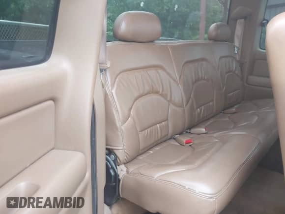 2000 Chevrolet Silverado 2500 LS с VIN 1GCFC29U5YE259603, выставлен на аукционе IAAI как лот 42426550 с пробегом 229 438 миль миль и . История ставок и продаж доступна на DreamBid. Изображение 8.