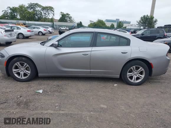 2015 Dodge Charger SE z VIN 2C3CDXBG7FH716892, wystawiony jako IAAI lot #43190738 z przebiegiem 116 613 mil mil oraz . Historia ofert i sprzedaży dostępna na DreamBid. Obrazek 14.