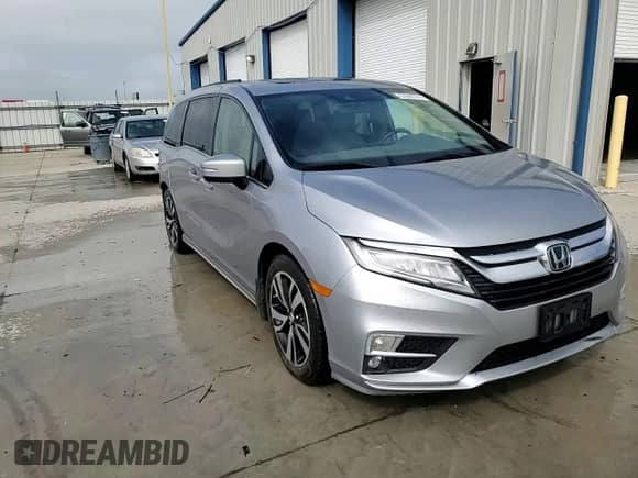 2018 Honda Odyssey Elite with VIN 5FNRL6H95JB097655, listed as a Copart auction lot 63840185 with 158,697 mi miles and Salvage title. Bid and sale history available at DreamBid. Image 15.