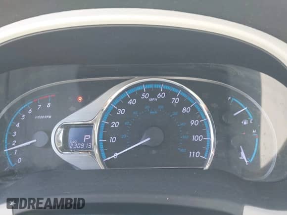2011 Toyota Sienna XLE AAS with VIN 5TDYK3DCXBS093595, listed as a IAAI auction lot 42807201 with 230,913 mi miles and . Bid and sale history available at DreamBid. Image 7.