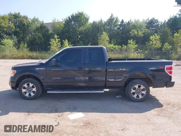 2013 Ford F-150 XL z VIN 1FTFX1CF1DKD46953, wystawiony jako IAAI lot #43164098 z przebiegiem 177 942 mil mil oraz . Historia ofert i sprzedaży dostępna na DreamBid. Obrazek 14.