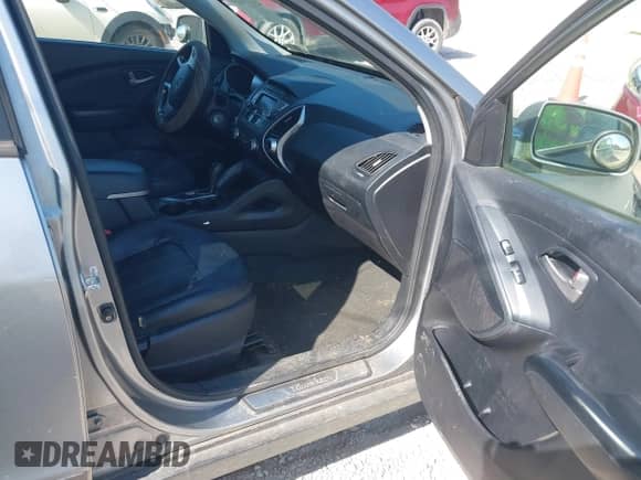 2012 Hyundai Tucson GLS with VIN KM8JU3AC8CU470093, listed as a IAAI auction lot 43239015 with 272,289 mi miles and . Bid and sale history available at DreamBid. Image 5.