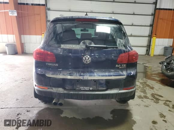 2017 Volkswagen Tiguan с VIN WVGMV7AX8HK001772, выставлен на аукционе Copart как лот 81980854 с пробегом 55 286 миль миль и Списание • Salvage title. История ставок и продаж доступна на DreamBid. Изображение 6.