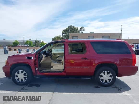 2008 Cadillac Escalade ESV с VIN 1GYFK66888R160245, выставлен на аукционе IAAI как лот 42642205 с пробегом 163 669 миль миль и . История ставок и продаж доступна на DreamBid. Изображение 15.