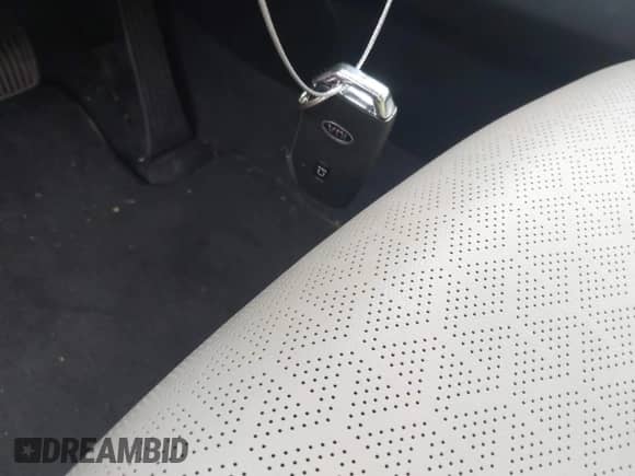 2021 Kia Sorento S with VIN 5XYRLDLC8MG017317, listed as a IAAI auction lot 43147600 with 33,194 mi miles and . Bid and sale history available at DreamBid. Image 11.