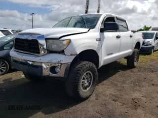 2007 Toyota Tundra SR5 z VIN 5TBDV54127S474101, wystawiony jako Copart lot #65808015 z przebiegiem 68 629 mil mil oraz Szkoda całkowita • Salvage title. Historia ofert i sprzedaży dostępna na DreamBid. Obrazek 1.