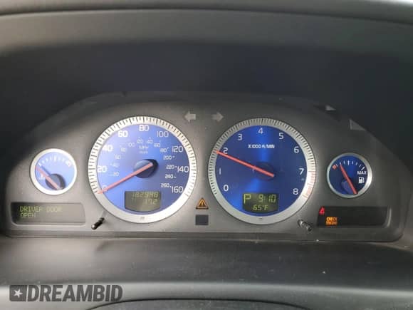 2006 Volvo S60 2.5L Turbo R с VIN YV1RH527X62527316, выставлен на аукционе Copart как лот 54567505 с пробегом 182 948 миль миль и Списание • Salvage title. История ставок и продаж доступна на DreamBid. Изображение 9.