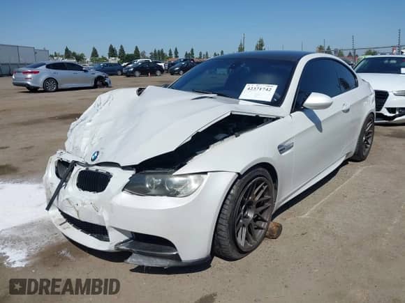 2011 BMW M3 с VIN WBSKG9C52BE645537, выставлен на аукционе IAAI как лот 42371742 с пробегом 100 731 миль миль и . История ставок и продаж доступна на DreamBid. Изображение 2.