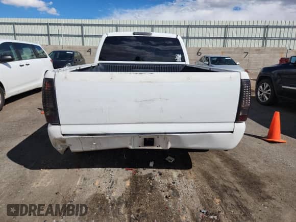 2004 Chevrolet Silverado 1500 LS z VIN 1GCEC19V54Z261272, wystawiony jako Copart lot #80439075 z przebiegiem Nie podano mil oraz Szkoda całkowita • Salvage title. Historia ofert i sprzedaży dostępna na DreamBid. Obrazek 6.