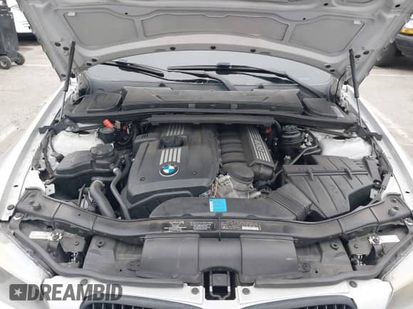 2010 BMW 3 Series 328i с VIN WBAPH5C52AA439463, выставлен на аукционе IAAI как лот 42887420 с пробегом 133 355 миль миль и . История ставок и продаж доступна на DreamBid. Изображение 10.