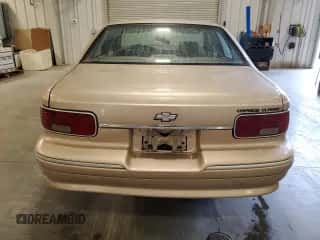 1996 Chevrolet Caprice 1SA Special Value z VIN 1G1BL52W2TR126674, wystawiony jako Copart lot #59387525 z przebiegiem Nie podano mil oraz Czysty tytuł • Clean title. Historia ofert i sprzedaży dostępna na DreamBid. Obrazek 6.