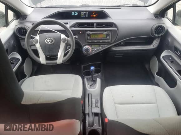 2014 Toyota Prius One z VIN JTDKDTB31E1562089, wystawiony jako Copart lot #85566885 z przebiegiem 118 760 mil mil oraz Szkoda całkowita • Salvage title. Historia ofert i sprzedaży dostępna na DreamBid. Obrazek 8.