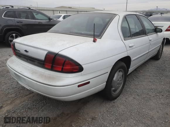 1995 Chevrolet Lumina с VIN 2G1WL52M9S9357015, выставлен на аукционе Copart как лот 41920595 с пробегом 84 790 миль миль и На запчасти • Non repairable. История ставок и продаж доступна на DreamBid. Изображение 3.