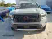 2022 Nissan Frontier Pro-4X z VIN 1N6ED1EK5NN692886, wystawiony jako Copart lot #48501315 z przebiegiem 20 895 mil mil oraz Szkoda całkowita • Salvage title. Historia ofert i sprzedaży dostępna na DreamBid. Obrazek 5.