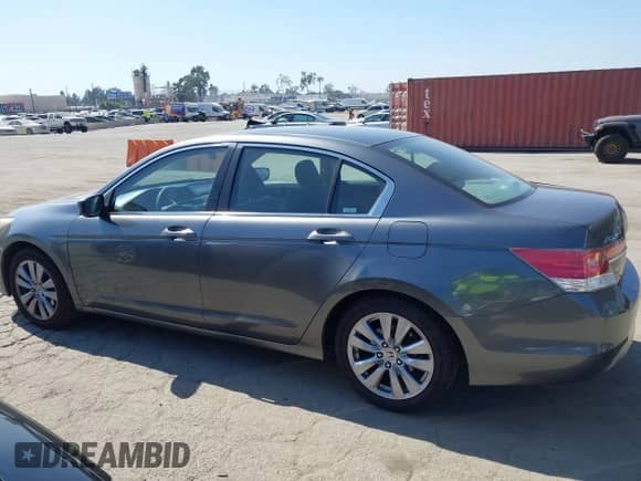 2012 Honda Accord EX z VIN 1HGCP2F75CA024996, wystawiony jako IAAI lot #43385248 z przebiegiem 250 197 mil mil oraz . Historia ofert i sprzedaży dostępna na DreamBid. Obrazek 14.