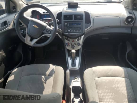 2015 Chevrolet Sonic LS с VIN 1G1JA6SG7F4152348, выставлен на аукционе Copart как лот 66415615 с пробегом 112 318 миль миль и Чистый • Clean title. История ставок и продаж доступна на DreamBid. Изображение 8.