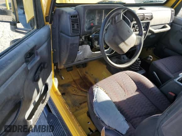 2000 Jeep Wrangler SE with VIN 1J4FA29P3YP705536, listed as a Copart auction lot 70344835 with 97,028 mi miles and Clean title. Bid and sale history available at DreamBid. Image 8.