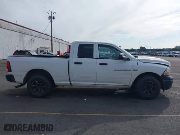 2012 Ram 1500 Express z VIN 1C6RD7FT8CS225966, wystawiony jako IAAI lot #43181465 z przebiegiem 347 015 mil mil oraz . Historia ofert i sprzedaży dostępna na DreamBid. Obrazek 14.
