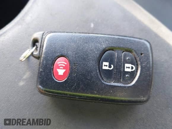 2013 Toyota Prius One z VIN JTDKN3DU7D0353060, wystawiony jako IAAI lot #43343533 z przebiegiem 127 899 mil mil oraz . Historia ofert i sprzedaży dostępna na DreamBid. Obrazek 11.