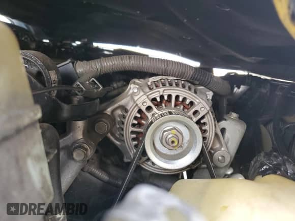 1996 Toyota Camry DX z VIN JT2BG12K4T0344033, wystawiony jako Copart lot #70365175 z przebiegiem 215 552 mil mil oraz Szkoda całkowita • Salvage title. Historia ofert i sprzedaży dostępna na DreamBid. Obrazek 11.