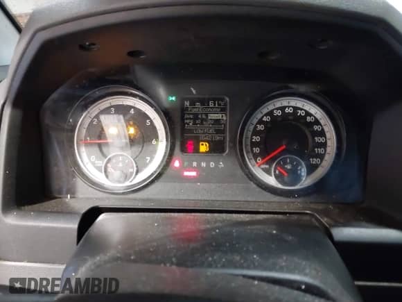 2014 Ram 1500 Express z VIN 1C6RR7FTXES469073, wystawiony jako IAAI lot #43109122 z przebiegiem 164 219 mil mil oraz . Historia ofert i sprzedaży dostępna na DreamBid. Obrazek 7.