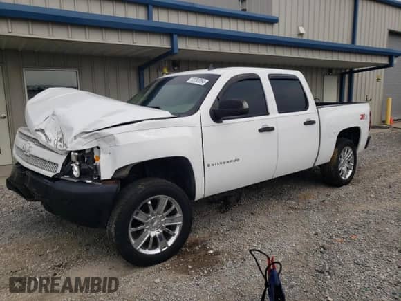 2007 Chevrolet Silverado 1500 LS с VIN 2GCEK13CX71539610, выставлен на аукционе Copart как лот 72782084 с пробегом 213 968 миль миль и Списание • Salvage title. История ставок и продаж доступна на DreamBid. Изображение 1.