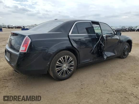 2014 Chrysler 300 S с VIN 2C3CCAGG3EH205090, выставлен на аукционе Copart как лот 69580475 с пробегом 210 699 миль миль и Списание • Salvage title. История ставок и продаж доступна на DreamBid. Изображение 3.