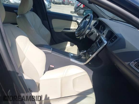 2015 Volvo S60 T5 Premier с VIN YV1612TB0F2301780, выставлен на аукционе IAAI как лот 42229293 с пробегом 104 783 миль миль и . История ставок и продаж доступна на DreamBid. Изображение 5.