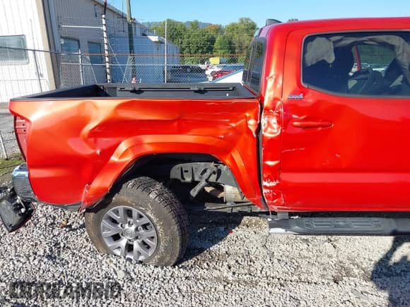 2017 Toyota Tacoma SR5 с VIN 3TMCZ5AN2HM095437, выставлен на аукционе IAAI как лот 43326515 с пробегом 147 431 миль миль и . История ставок и продаж доступна на DreamBid. Изображение 6.