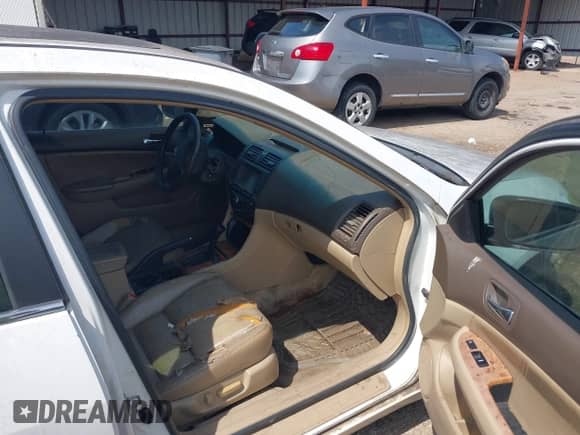 2004 Honda Accord EX with VIN 1HGCM66894A079171, listed as a IAAI auction lot 42848782 with 279,934 mi miles and . Bid and sale history available at DreamBid. Image 5.